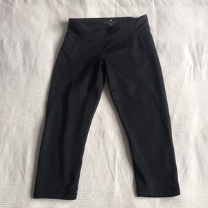 𝅺adidas Climalite Crops Size Small